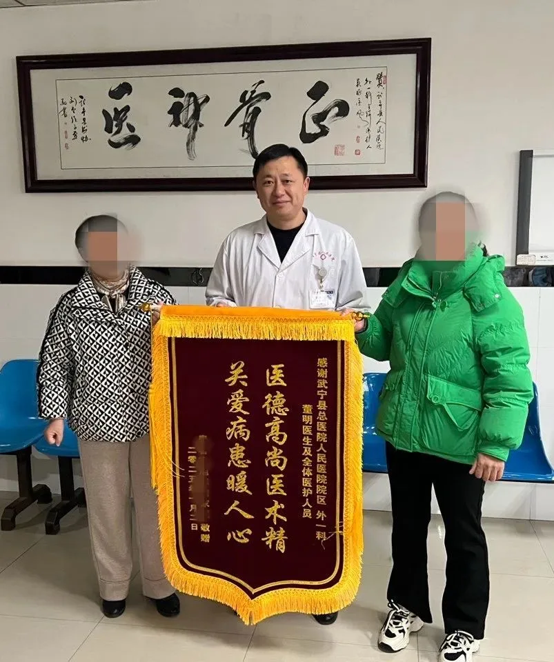 7e60535e1ad3405aacb31dcc2bc1ea4d.png