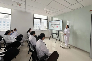 【以训促学强技能 专科护理再提升】武宁县总医院人民医院院区举办肠造口护理培训